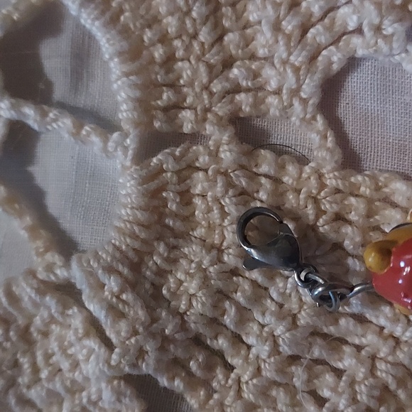 Charm u lion Charm - Picture 3 of 3